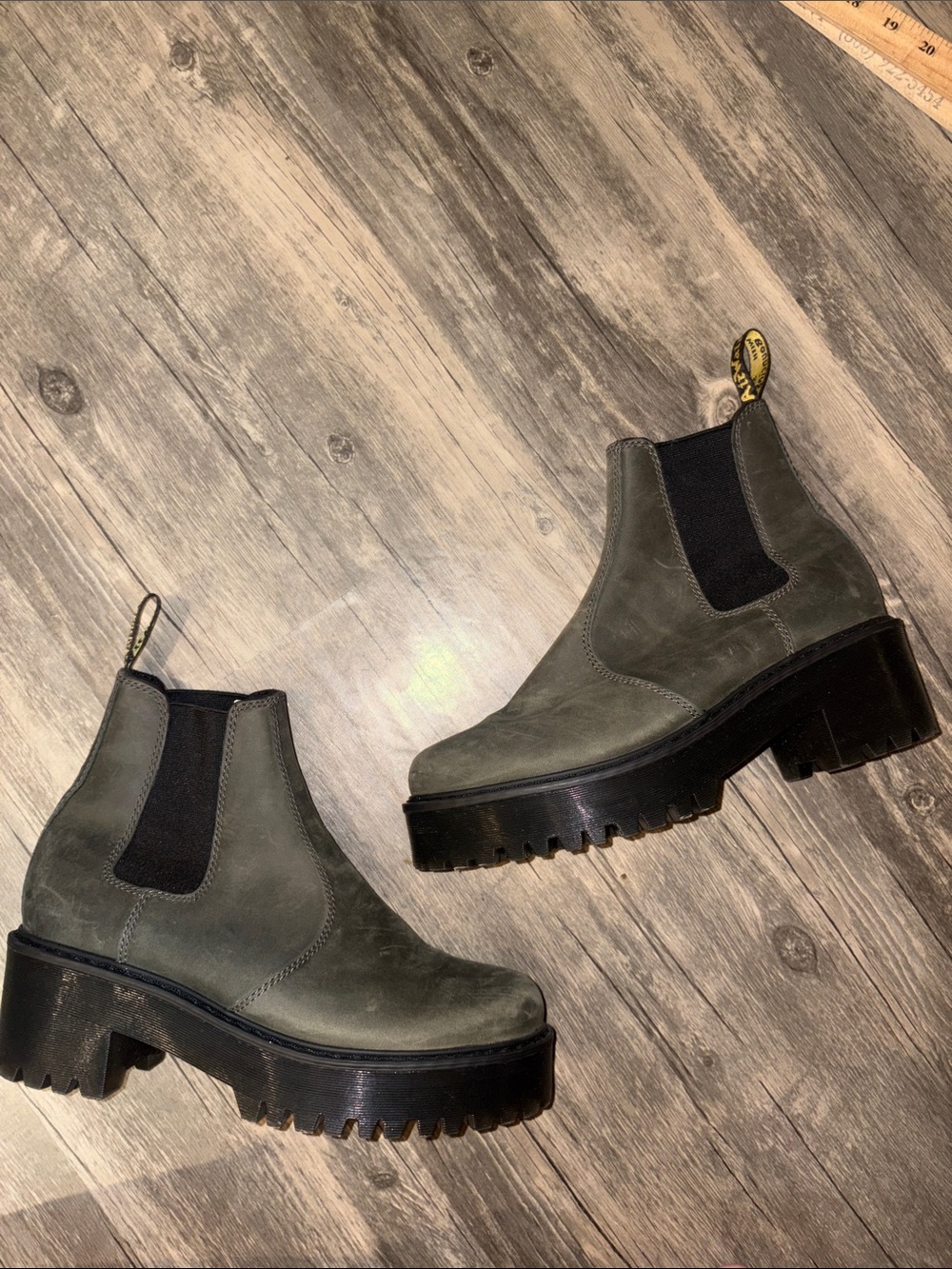 Doc Martens ROMETTY WOMEN'S
MOLDOVA LEATHER PLATFORM CHELSEA BOOT size 8 new - Picture 6 of 11